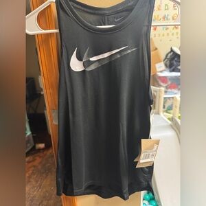 women’s x-small nike tank top